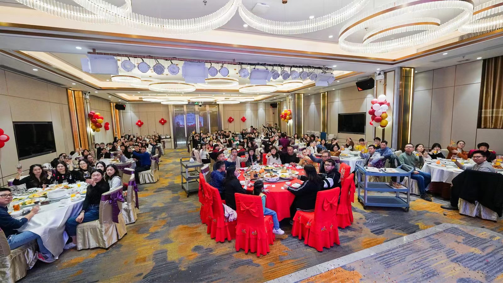 Noche colorida, llena de risas |Relacart 2023 Revisión anual del evento