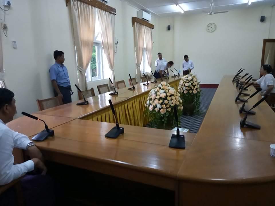 Se selecciona el sistema de discusión de conferencias inalámbrico digital Relacart WDC-903 Dante para la sala de conferencias multifuncional