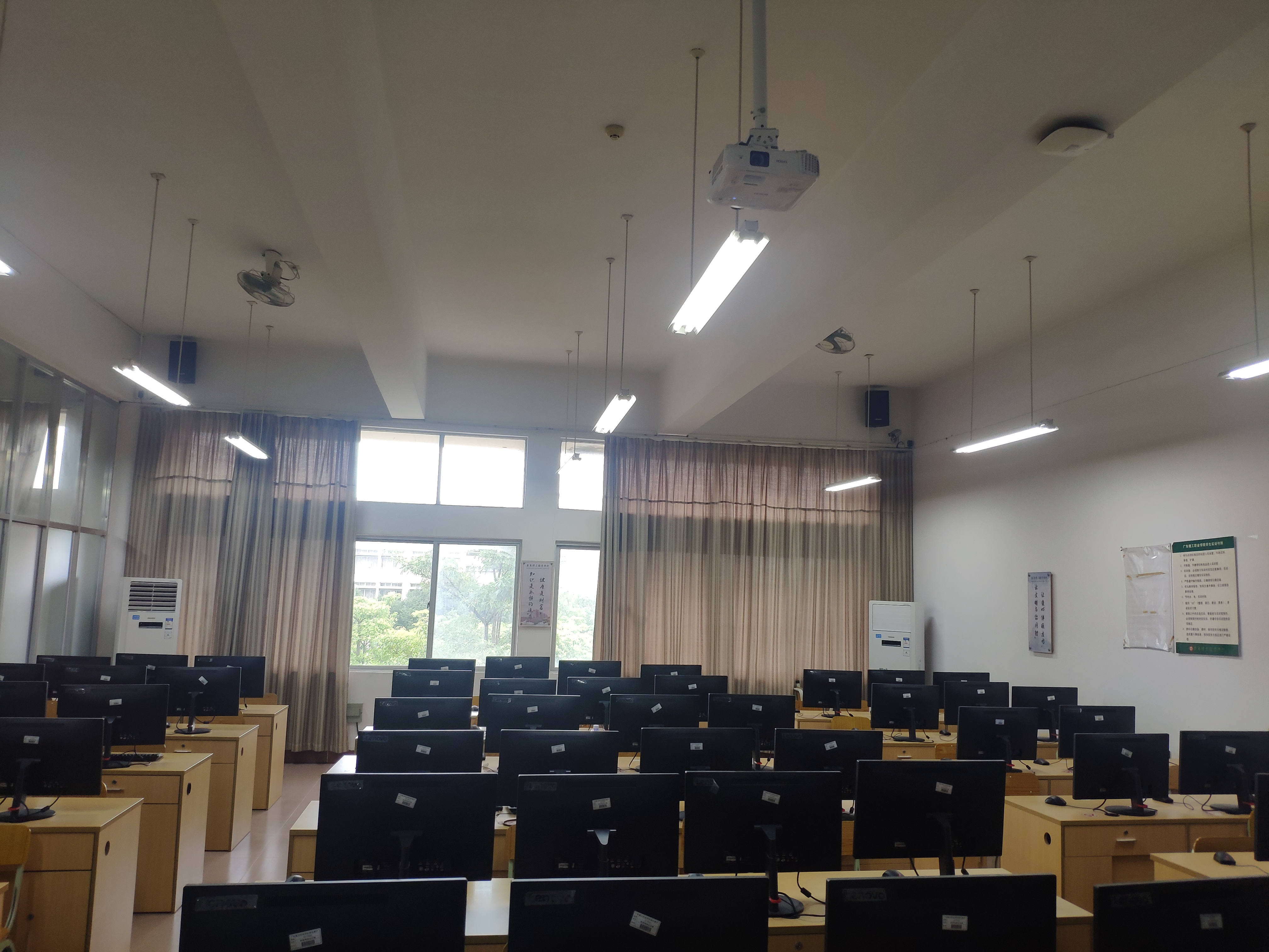 Relacart TM-500 entra en las aulas del colegio