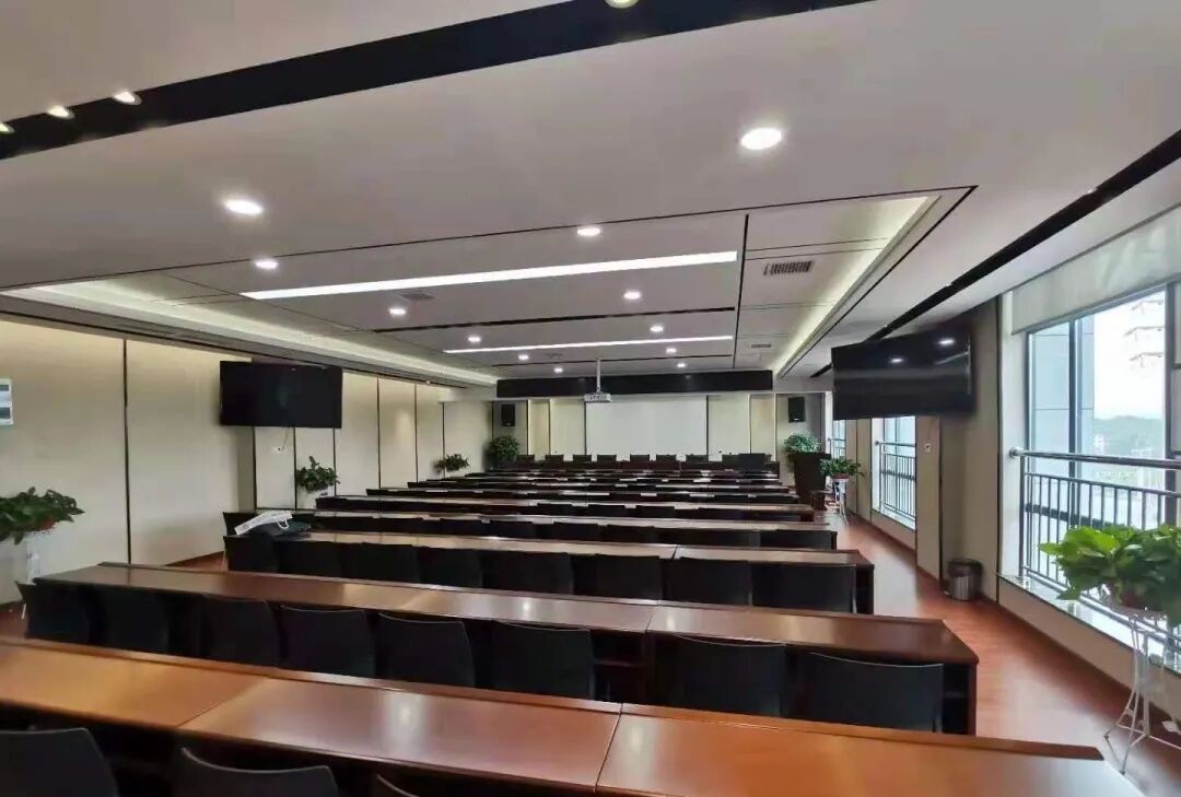 El sistema de discusi&oacute;n cableado empotrado Relacart CS-101 se instala en las salas de conferencias multifuncionales de Zhonghang