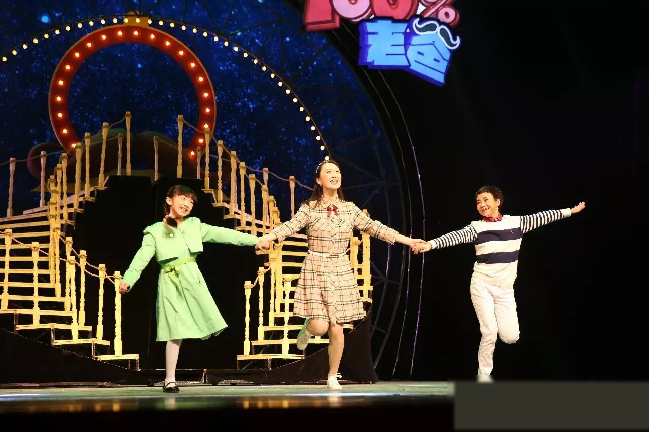 Doce canales en un escenario familiar lleno: la serie HR, el HM-800S y el T-31 de Relacart en el musical «100% papá»